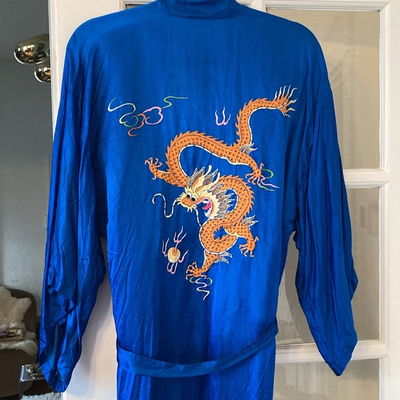 Vintage Chinese silk robe - Picture 5 of 9